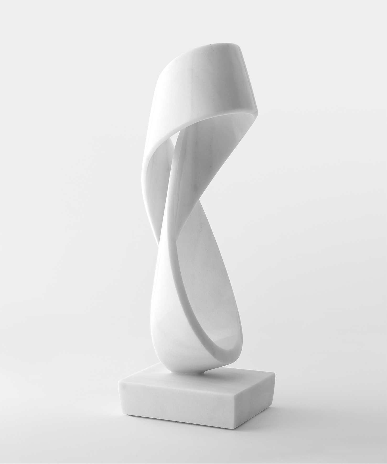 Gianpietro Carlesso, Curvatura venticinque, Omega, 2014, Lasa marble, 60 x 14 x 21 cm