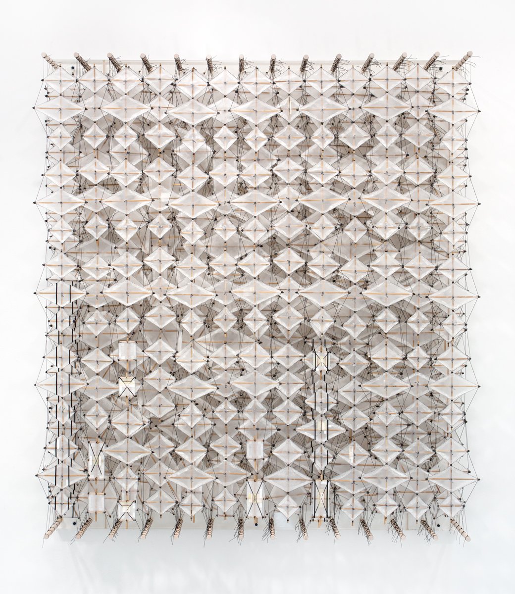 Jacob Hashimoto, The lowest common denominator, 2021, bamboo, acrylic, paper, wood and Dacron, 54 x 46 7:8 x 8 1:4 in (JHa302275)_A